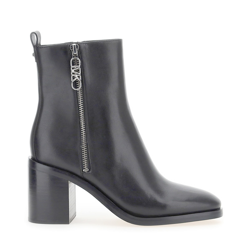 MICHAEL KORS REGAN MID BOOTIE