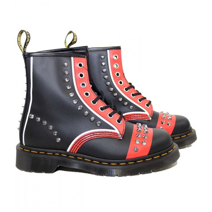 DR. MARTENS 1460 STUD HERO BACKHAND