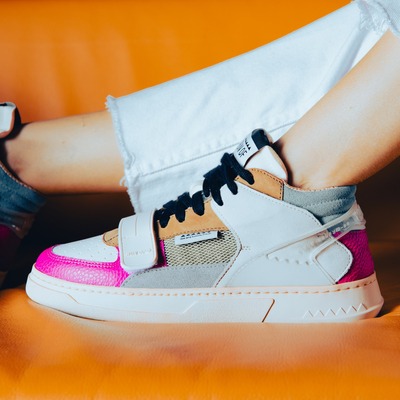 Non la solita sneaker... cosa ne pensate di questo modello del brand Run Of?😍

#fiorini #fiorinishop #runof #woman #womanshoes #sneakers